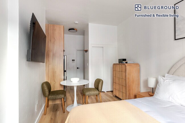 216 E 13th St unit FL1-ID2162, New York, NY 10003 - photo 2