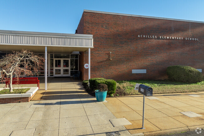 Achilles Elementary School scores an overall grade of B- from Niche.