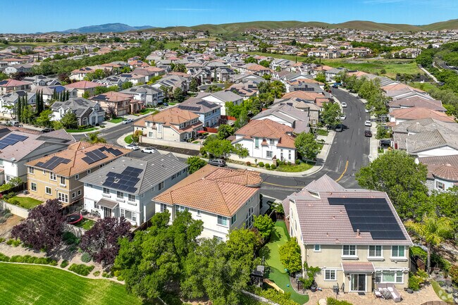 Positano has many conveniences with a state- and nationally recognized school system, recent constructions and walkable green spaces.