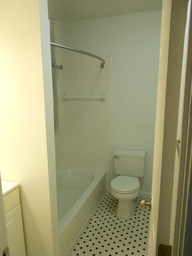 86 Saint Stephen St unit 12, Boston, MA 02115 - photo 5