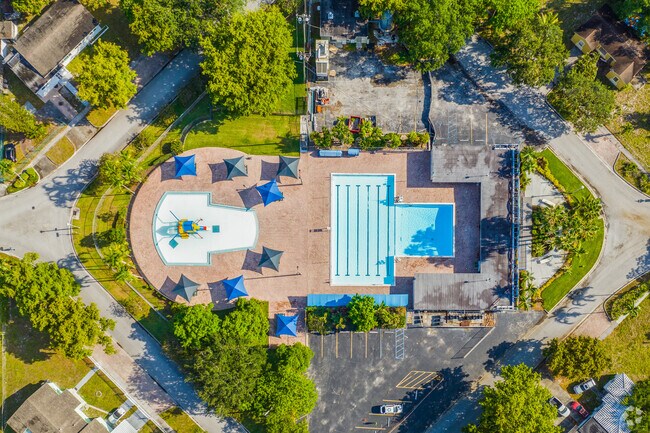 Thomas Sasso Pool is part of the Sunkist Grove North Miami community.