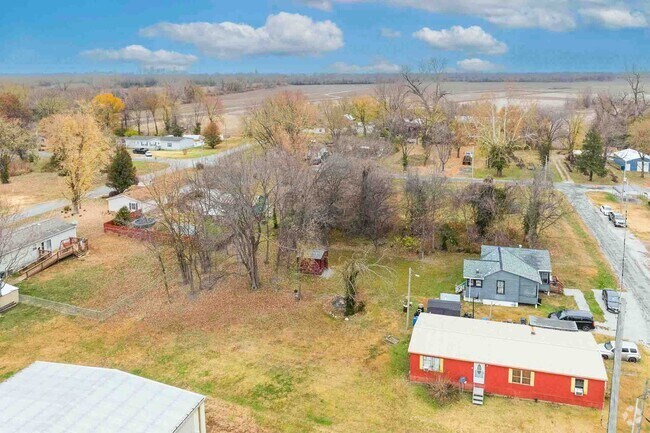 A view that shows the charming homes in the quiet East Carondelet, IL area.