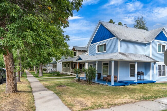 There are homes with beautiful covered front porches in the Cooper Park neighborhood.