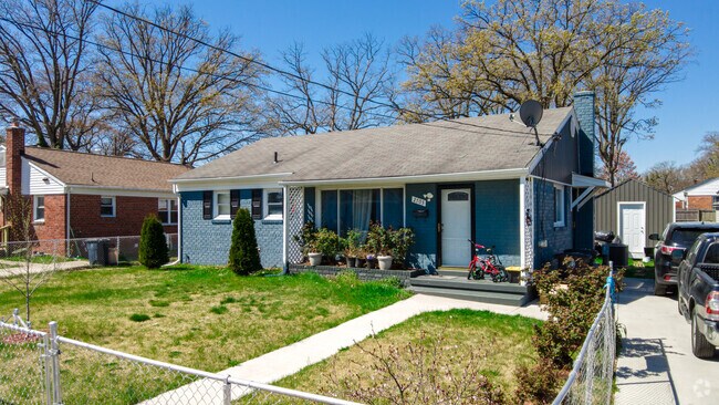Single-story ranch-style homes make for great starter homes in District Heights.