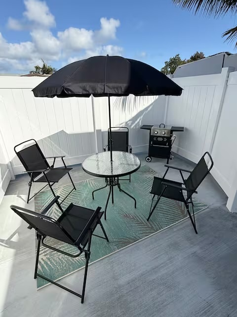 Enclosed patio with BBQ