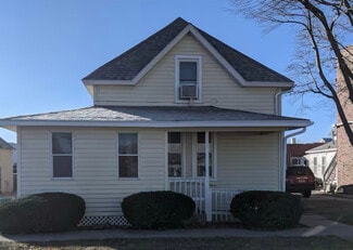 610 6th Ave, Holdrege, NE 68949