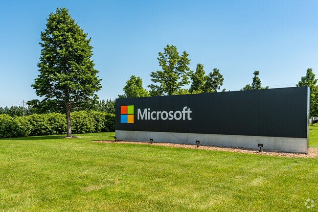 Microsoft near Bennet, Fargo, drives innovation with its cutting-edge tech campus and servies.