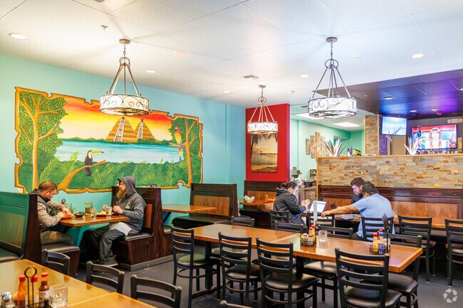 Riviera Maya serves up fresh food and a fun atmosphere for Mercer Island locals.