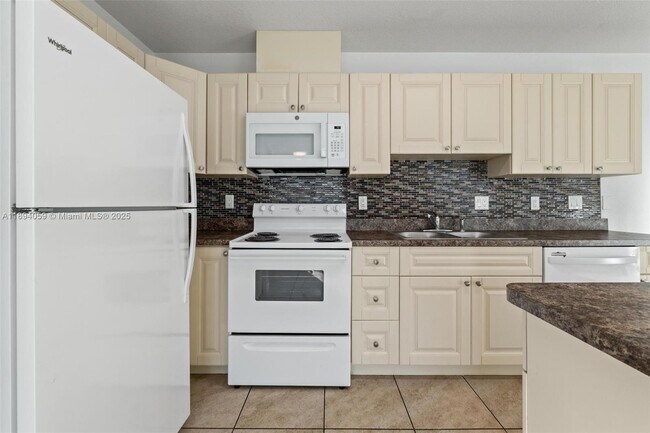 6035 SW 40th Ct, Miramar, FL 33023 - photo 5