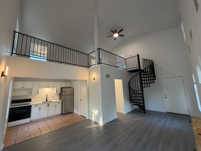 1410 Ashwood Rd unit C, Austin, TX 78722 - photo 3