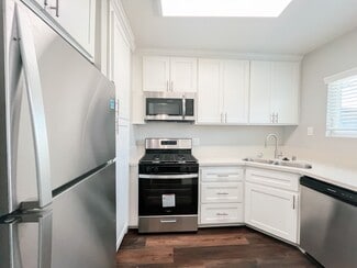 6233 S La Brea Ln, Los Angeles, CA 90056