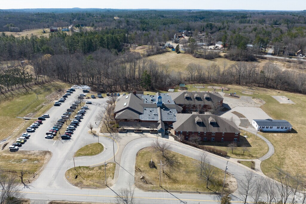 Vivian E. Hussey School serves Berwick, Maine.