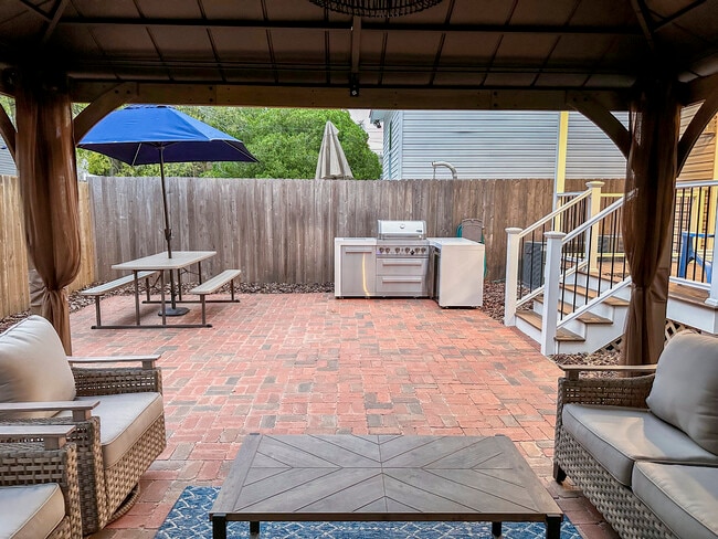 407 E 34th St, Savannah, GA 31401 - photo 2