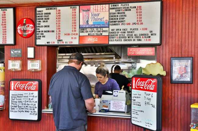Liberty Bell serves up American favorites in Liberty.