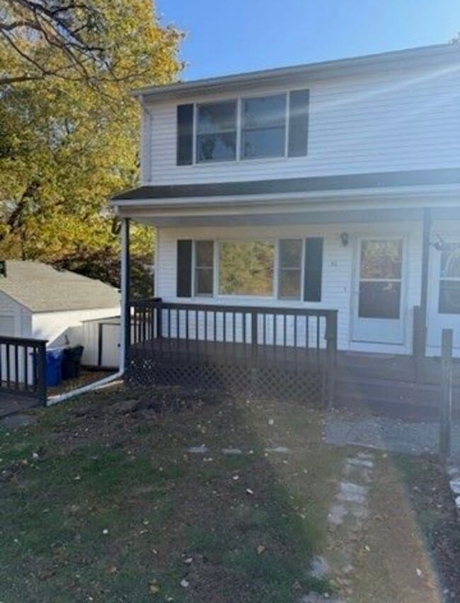 61 Glenmore St, Springfield, MA 01129