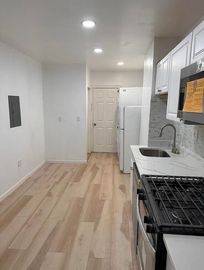 135A Grace St, Jersey City, NJ 07307 - photo 2