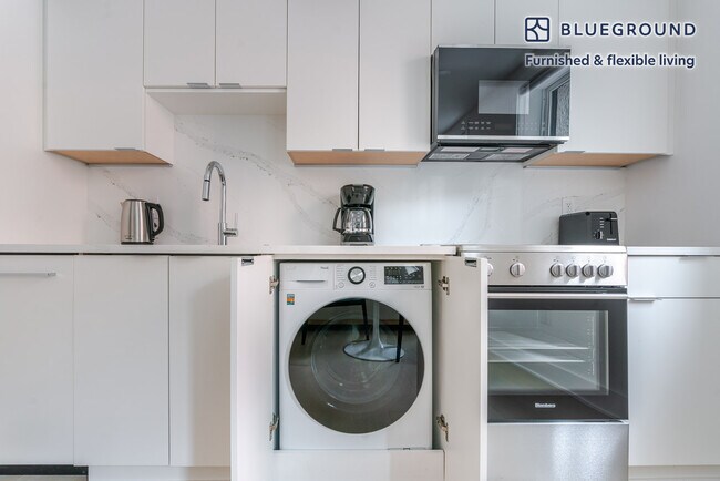 2116 Kalorama Rd NW unit FL2-ID1206, Washington, DC 20008 - photo 7