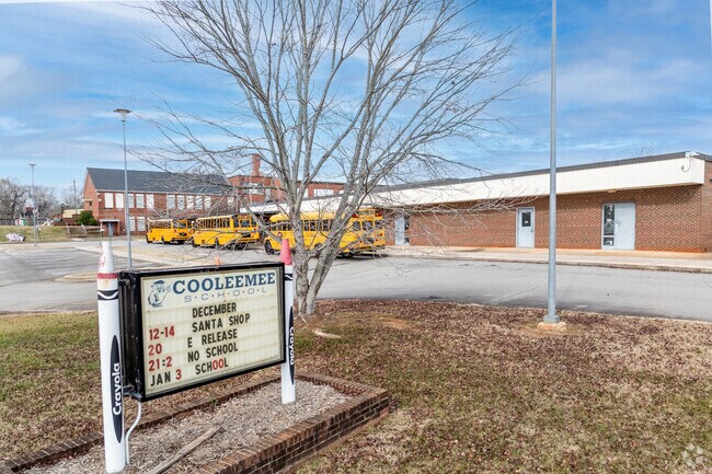 Cooleemee Elementary School has a student-teacher ratio of 13 to 1.