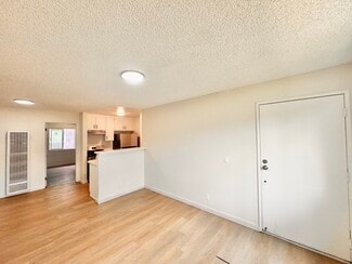 607 W 82nd St Unit 201, Los Angeles, CA 90044