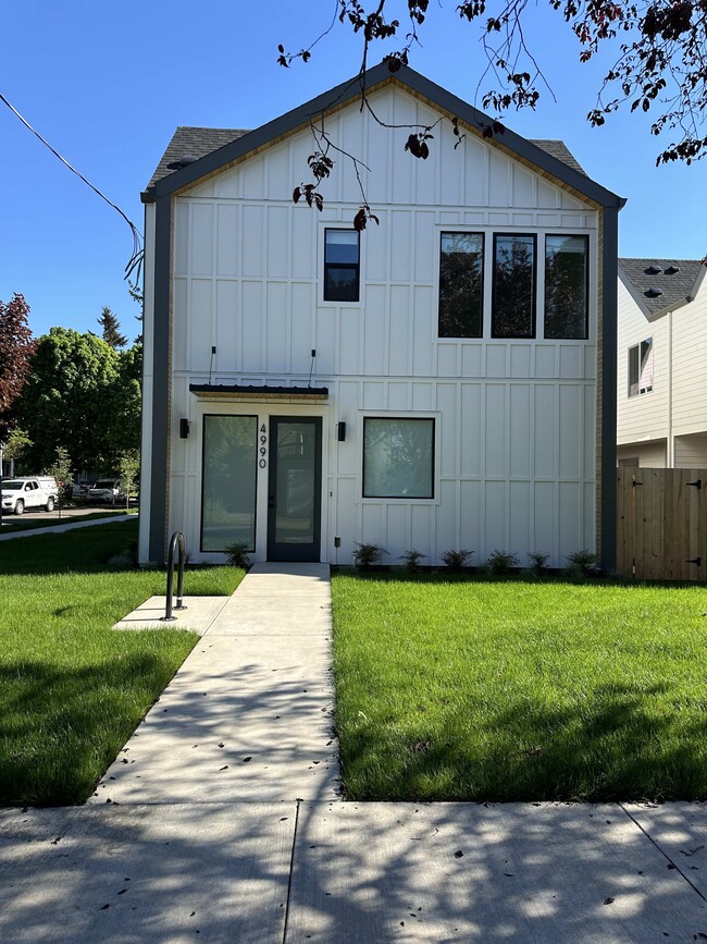 4990 SE Ogden St, Portland, OR 97206