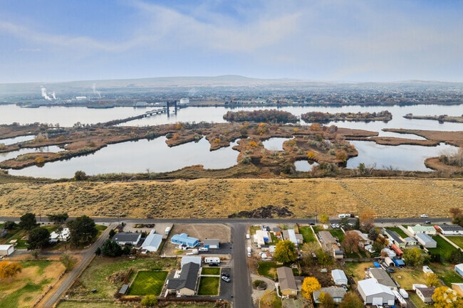 Homes in Burbank sit close to the Columbia River shoreline.