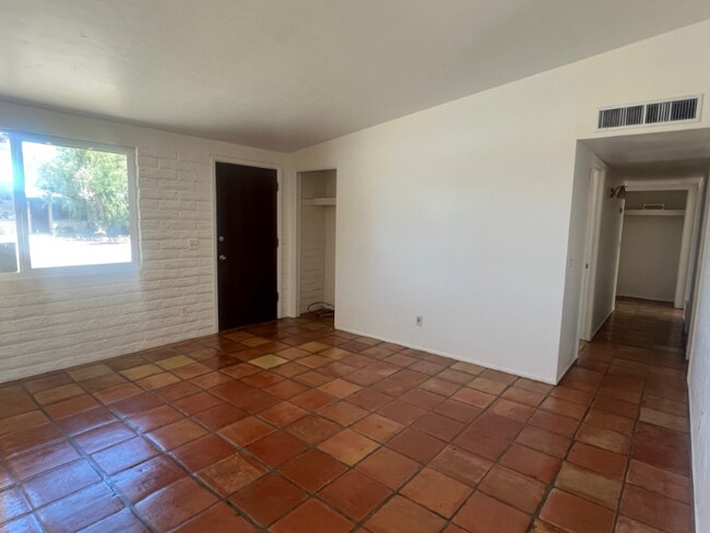 7410 N Patriot Dr, Tucson, AZ 85741 - photo 4