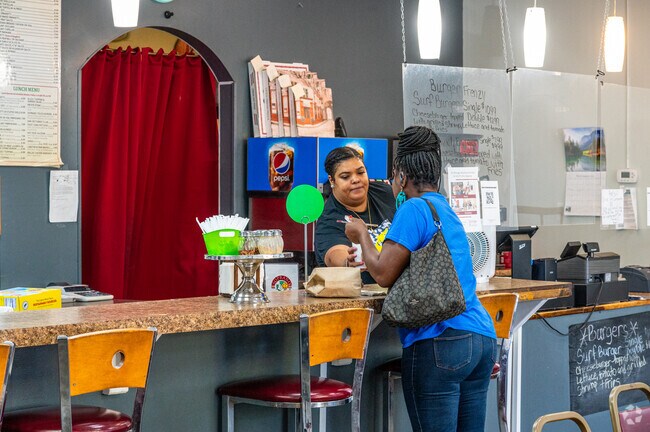 Soprano in Reservoir offers many flavorful varieties of Italian cuisine.