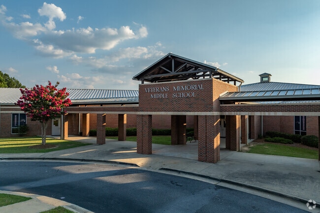Veterans Memorial Middle School