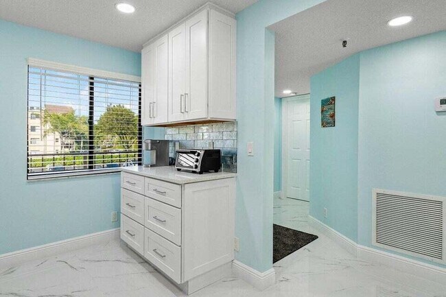 7076 Huntington Ln unit 7076 Huntington Lane, Delray Beach, FL 33446 - photo 2