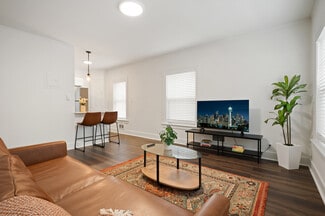 605 5th Ave N, Seattle, WA 98109