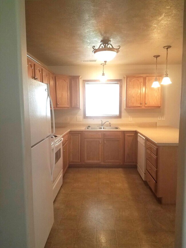 8200 S Hughes Ave unit 1, Sioux Falls, SD 57108 - photo 4