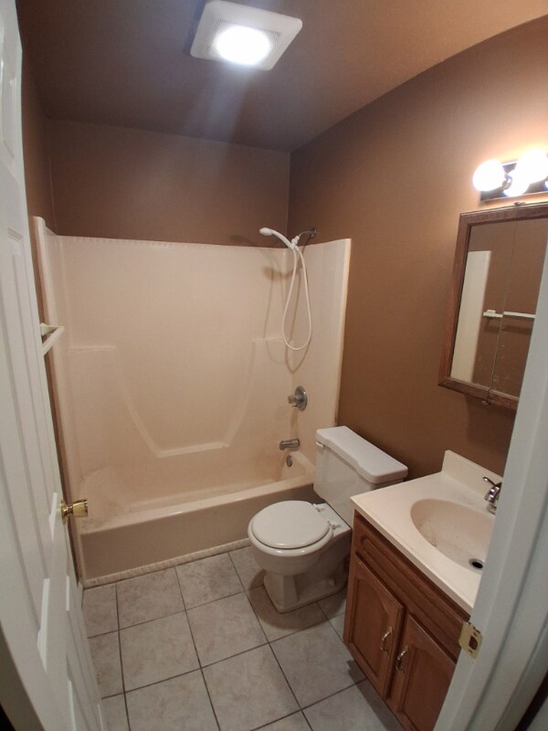 111 Hilltop Ct unit D, East Peoria, IL 61611 - photo 4