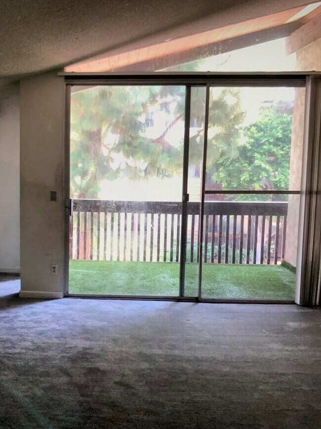 5650 Sumner Way unit Apartment for rent, Culver City, CA 90230 - photo 2