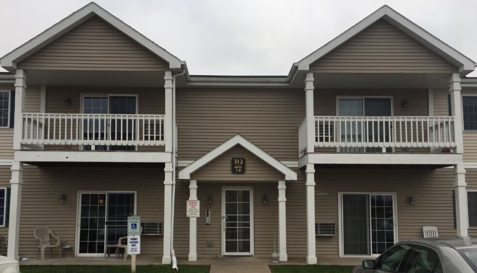 Pheasant Run Apartments - Waupaca