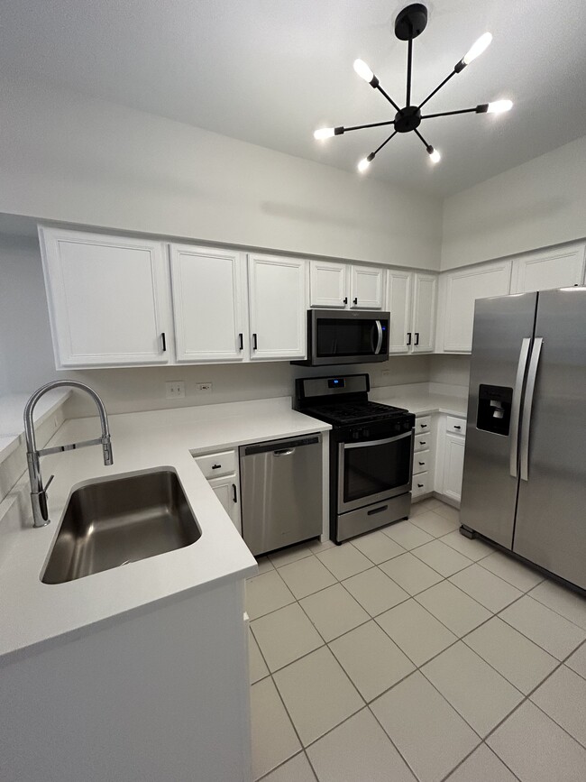 2375 Chelsea Rd, Northbrook, IL 60062 - photo 7