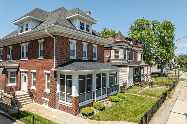 Gateway features large single homes, including this foursquare sitting alongside a twin.