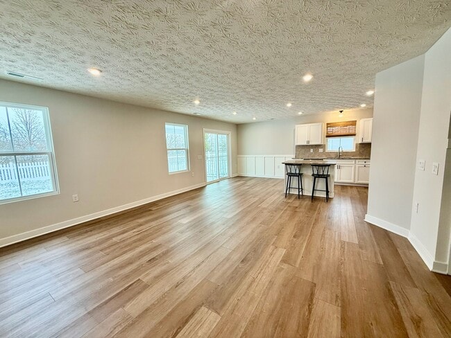 1097 Arbor Dr, Tipp City, OH 45371 - photo 4