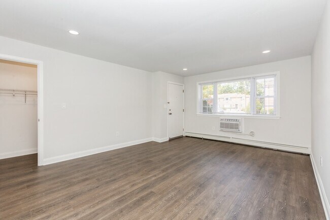 Bayberry Gardens Apartments, Scotch Plains, NJ 07076 - photo 5