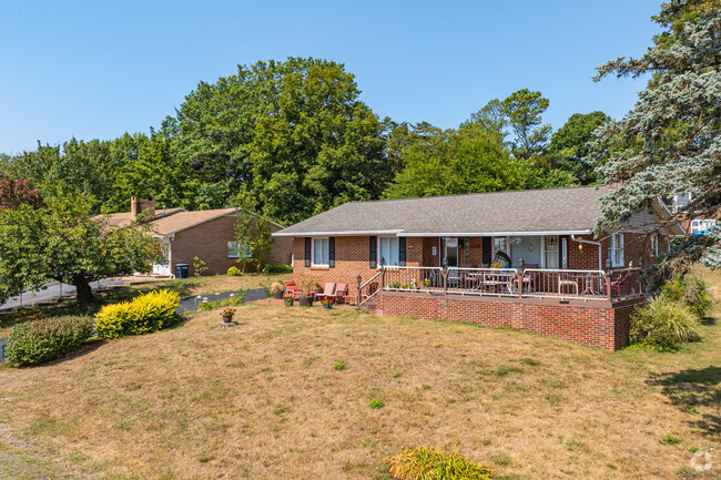 Ranch homes in Park View typically come with large yards.