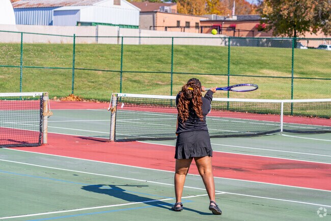 Bella Fontaine County Park features 2 tennis courts and is a short distance from Castle Point.
