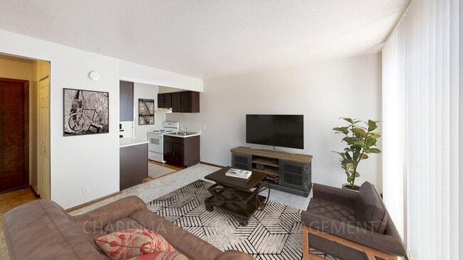 Cedar House Apartments, Sioux Falls, SD 57103 - photo 2