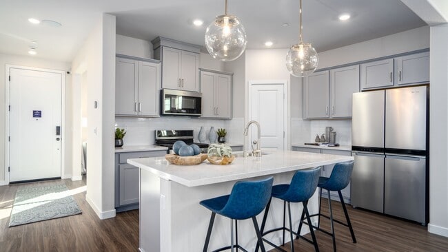 221 Octopus St, Suisun City, CA 94585 - photo 3