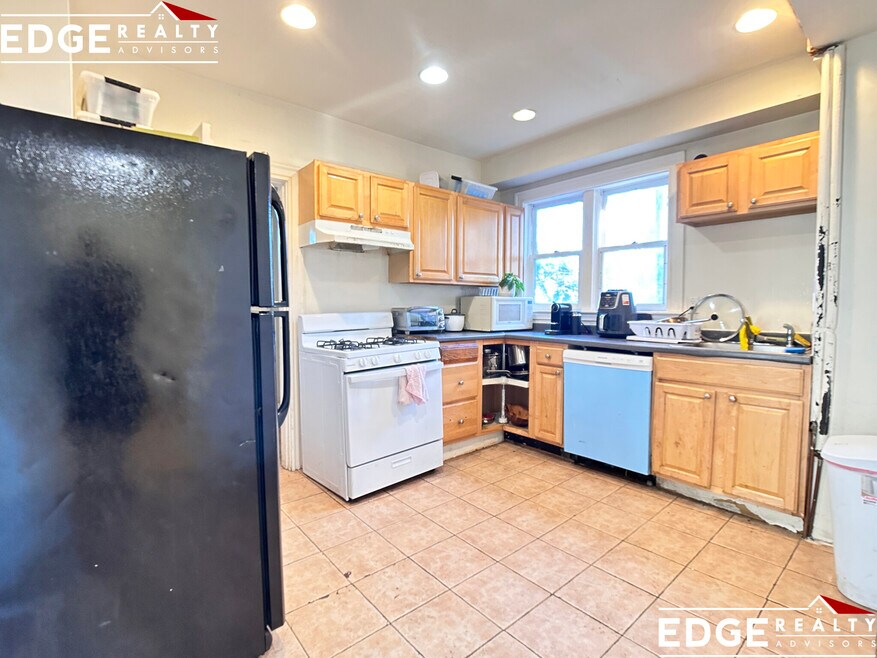 35 Pratt St unit 2, Allston, MA 02134 - photo 1