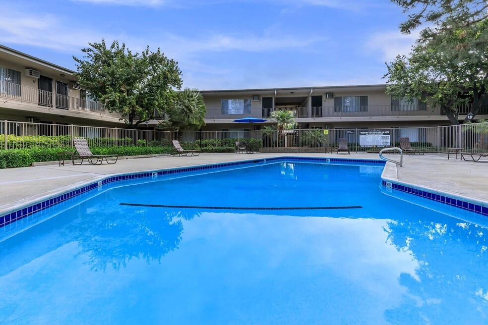 Saddleback Pines Apartment Homes, Fullerton, CA 92833 - photo 1