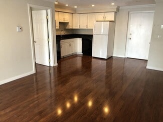 915 Edgell Rd Unit 73, Framingham, MA 01701