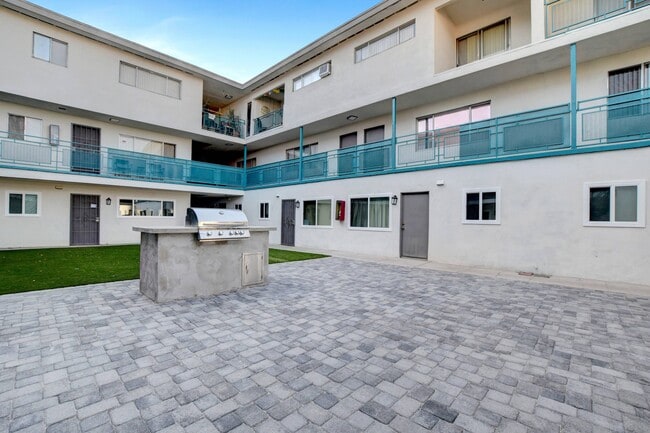 The Hendrix, Las Vegas, NV 89109 - photo 2