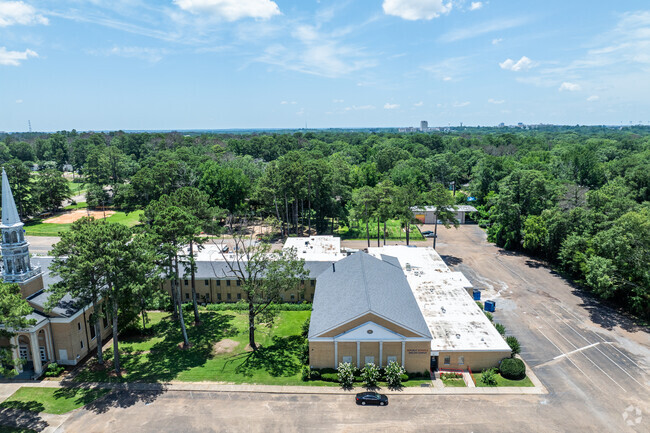 Joel E. Smilow Collegiate provides a supportive environment for academic and personal growth.