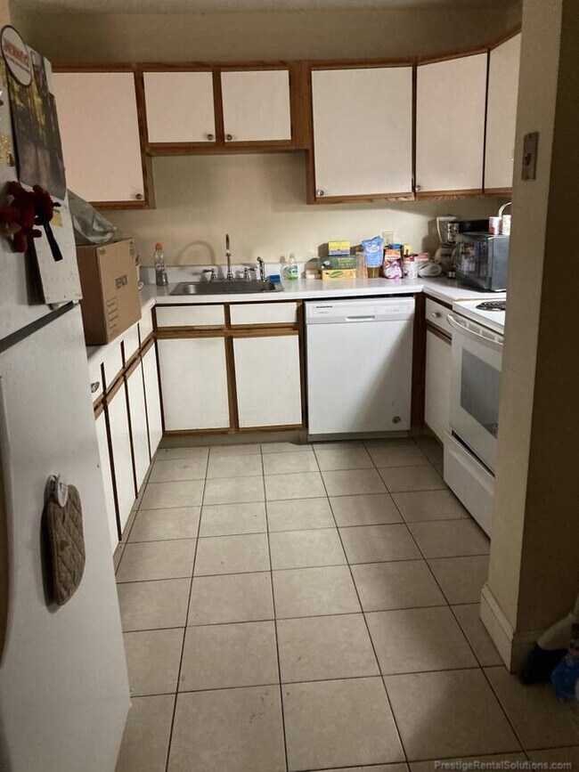 9 Saint Joseph St unit 3, Fall River, MA 02723 - photo 6