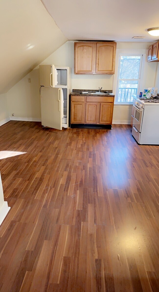 155 Lewis Ave Unit 3, Meriden, CT 06451