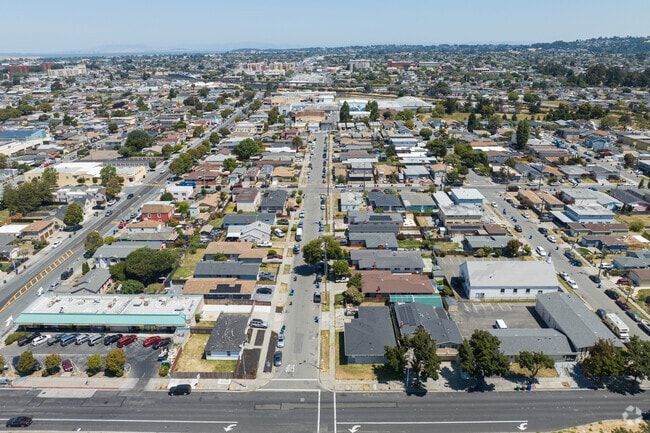 The Cortrez-Stege neighborhood is built in a grid format and easy to get around.
